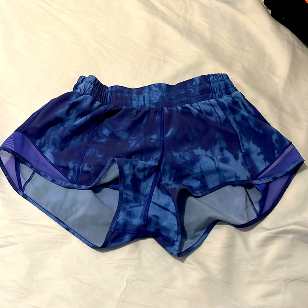 ❌SOLD❌ hotty hot low rise 2.5 inch. Color is gameday blue